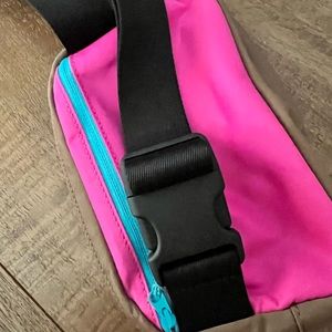 Lululemon  Everywhere Belt Bag Large
